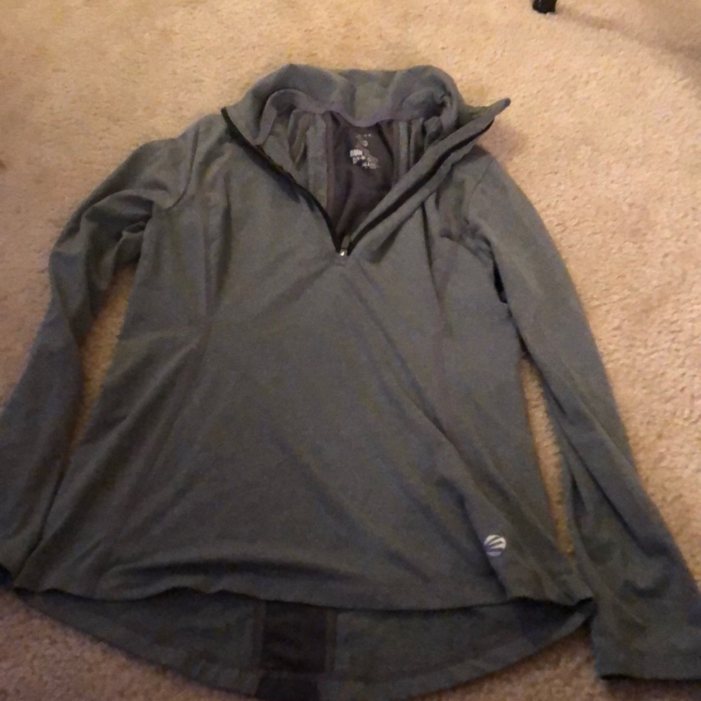 Athletic long sleeve